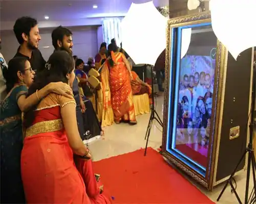 mirror photo booth in hyderabad